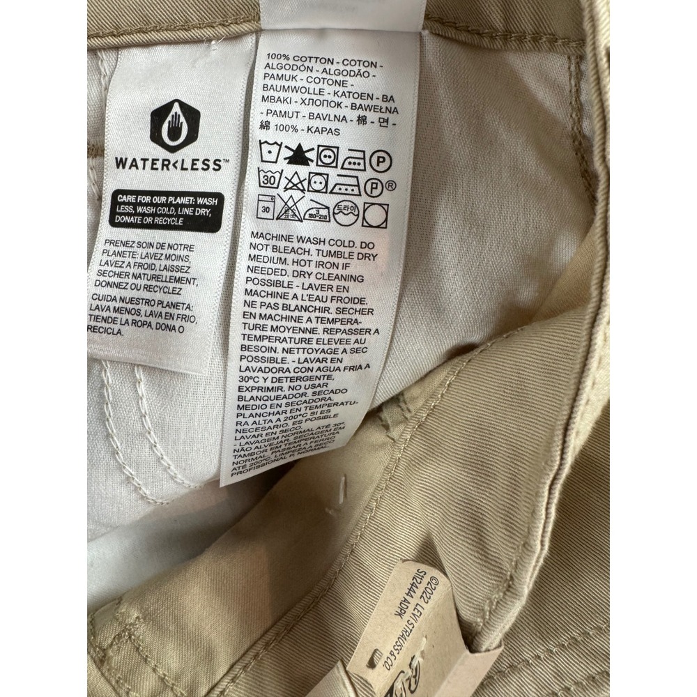 Levis 94 Baggy Cargo Pants Womens 26x30 Tan Khaki Mid Rise NWT - Picture 7 of 16